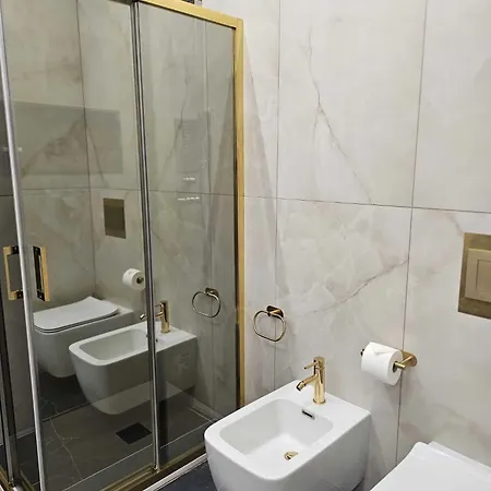 Luxury In Pieno Centro Citta דירה *